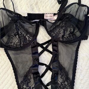 La Vie En Rose Black Lace Mesh Lace-Up Teddy